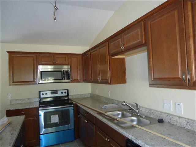 Foto del edificio - 5031 Pine Ave
