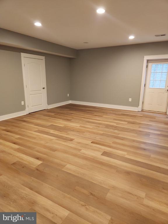 Building Photo - 20271 Broad Run Dr