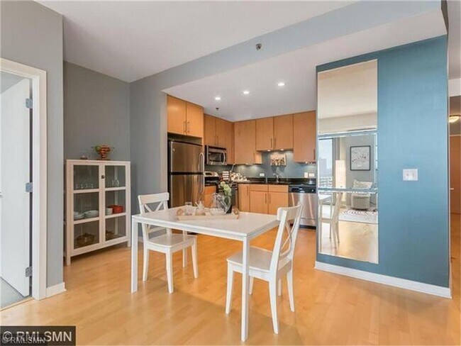 Building Photo - 929 Portland Ave