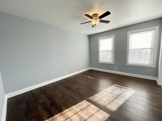 Front Room - 4306 W Augusta Blvd
