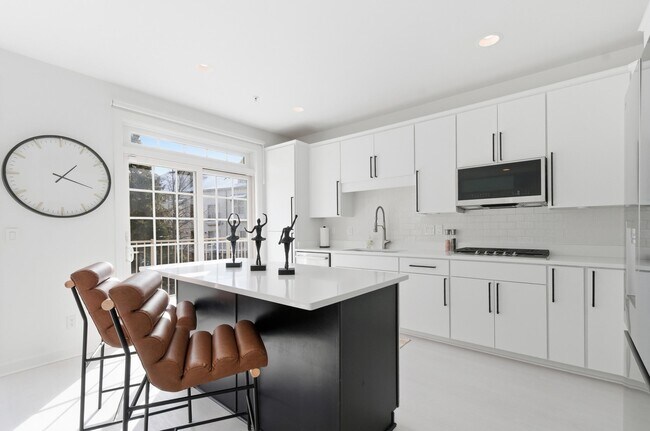 Building Photo - 2026 Hazel St