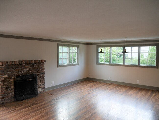 Foto del edificio - Charming Remodeled 2 Bedroom Shoreline Home