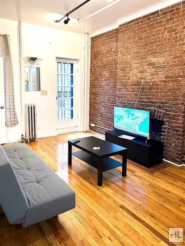 Primary Photo - WEST 15 STREET