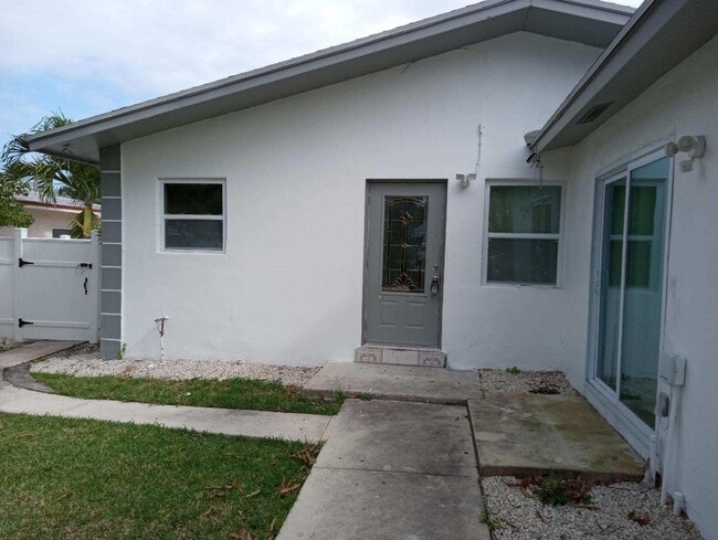 Foto del edificio - 305 NW 4th Ave