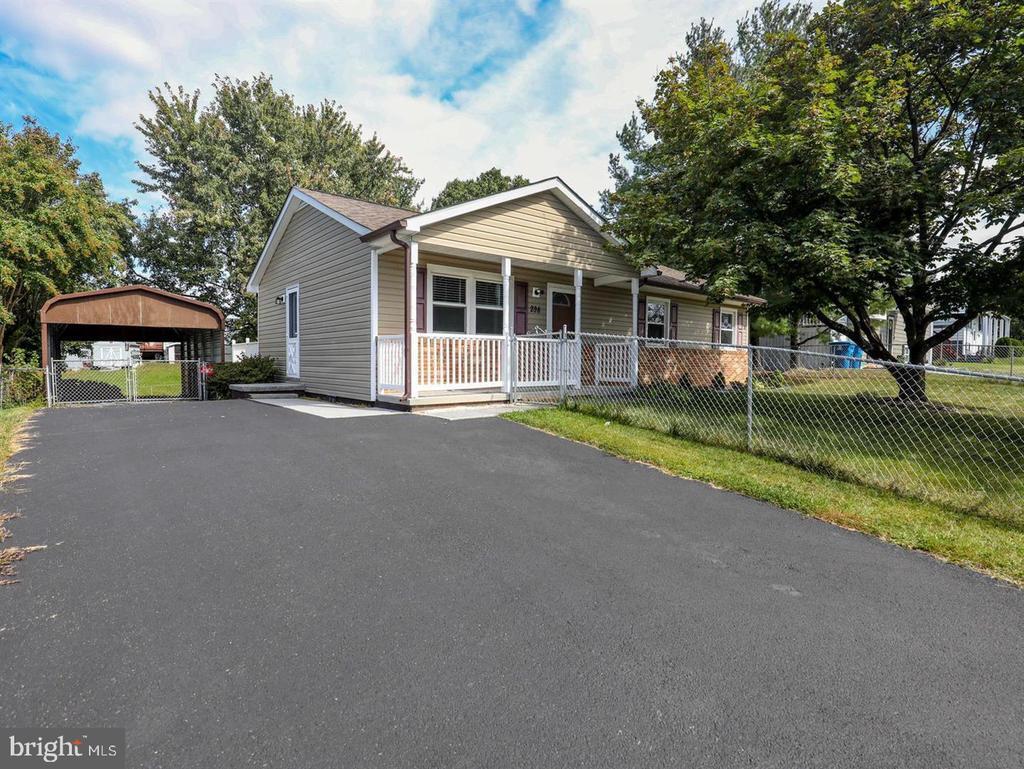 Foto principal - 208 Crest Cir
