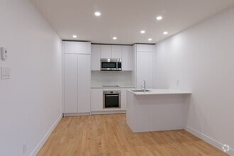 Building Photo - 4515 Rue Dupuis