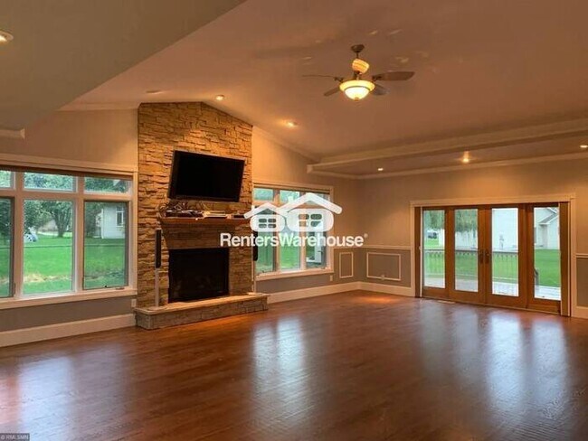 Building Photo - Elegant Rambler Retreat: Renovated 4 Bed • 3 Bath • 3,619 Sq Ft with 3-Car Garage & Entertainment...
