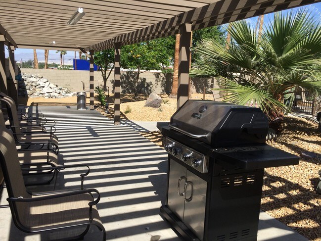 Foto del edificio - 68460 Kings Rd