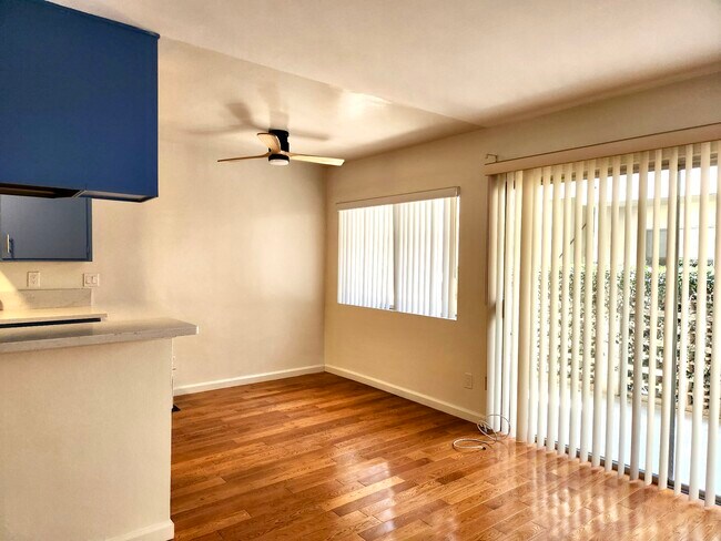 Foto del edificio - 1839-1841 Colby Ave