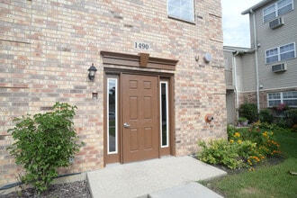 Building Photo - 1490 Spring Brook Ct