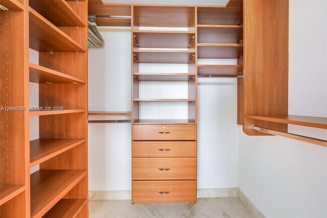 Foto del edificio - 540 West Ave