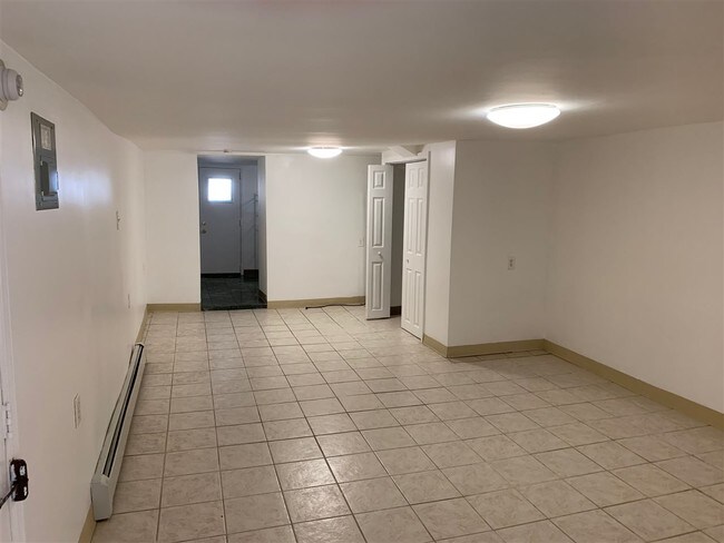 Foto del edificio - 244 Grove St