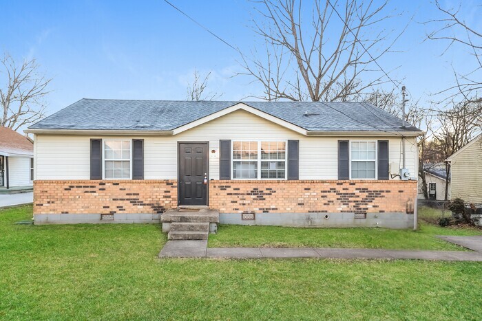 Foto principal - 3 Bedroom Clarksville Home