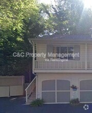 Building Photo - 853 Pacific St