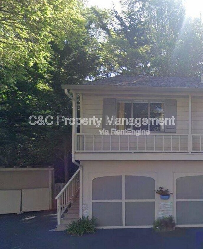 Primary Photo - 853 Pacific St