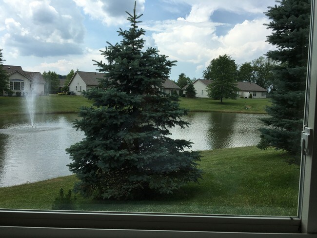 directly on pond - 901 Pine Ridge Pkwy NW