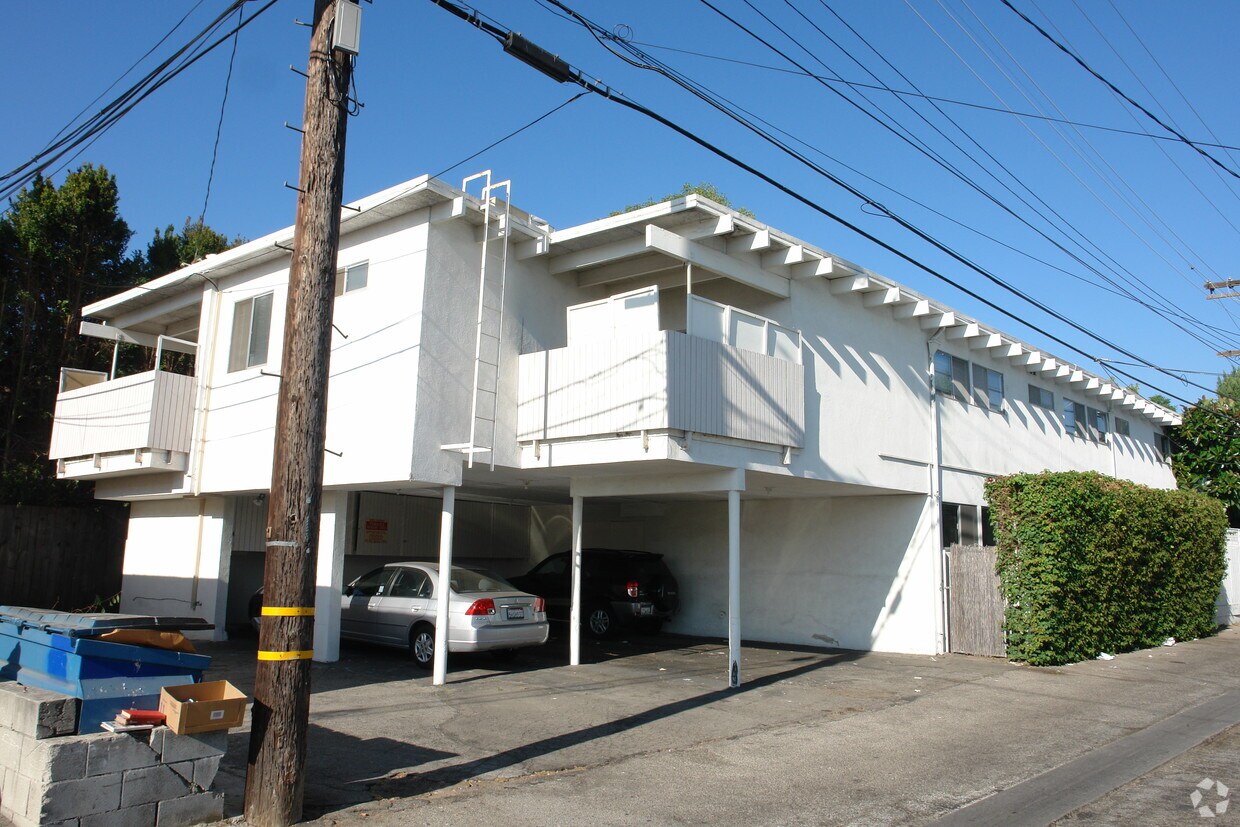 Building Photo - 4190 Dixie Canyon Ave