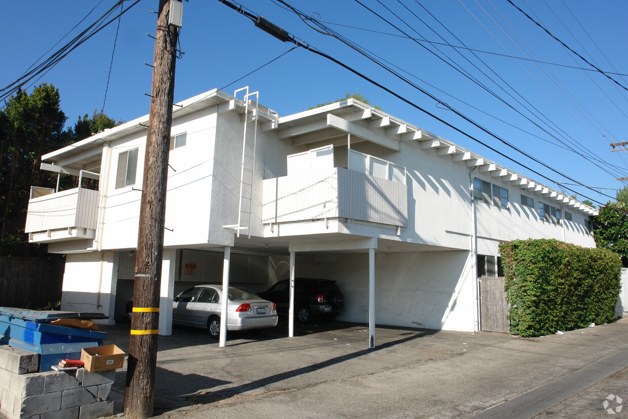 Foto del edificio - 4190 Dixie Canyon Ave