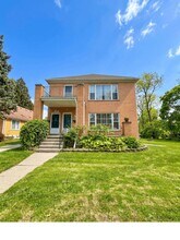 Building Photo - 35759 Glenwood Rd