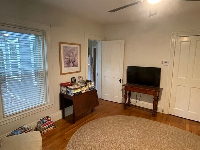 Foto del edificio - 22 Otis St