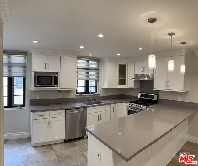 Foto del edificio - 4368 W 8th St