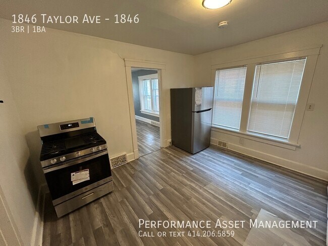 Building Photo - Glorious 3 Bedroom Lower in Racine