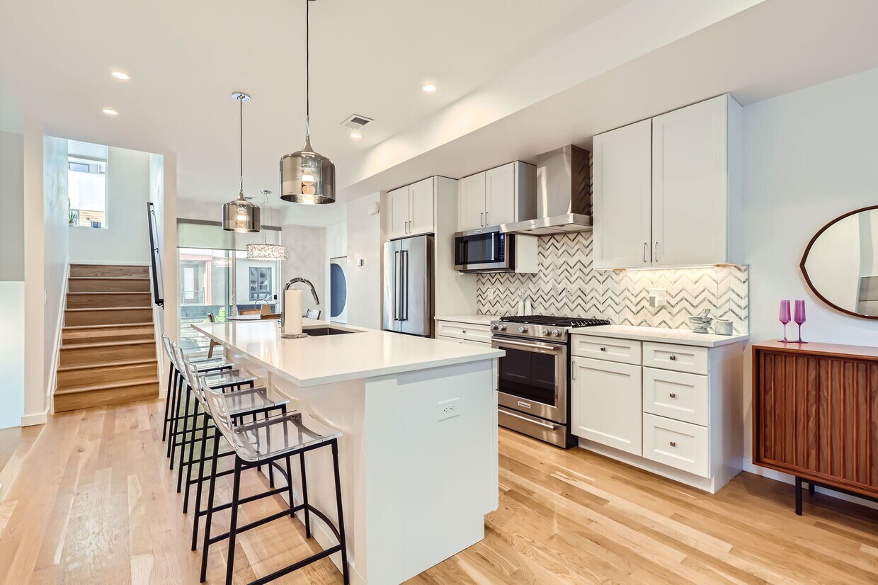Foto principal - 3880 W 13th Ave