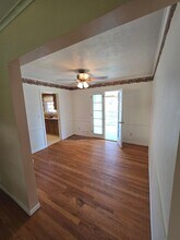 Building Photo - 210 Kenilworth Dr