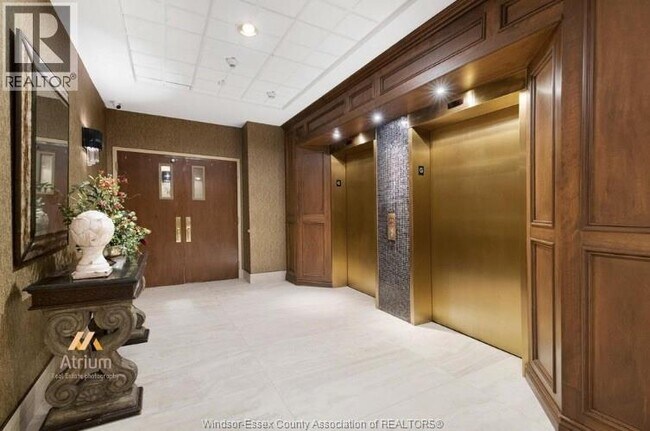 Building Photo - 5055 Riverside Dr E