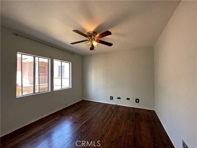 Building Photo - 1321 S Mansfield Ave