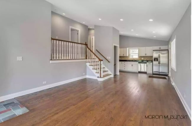 Photo - 496 E Butterfield Rd House