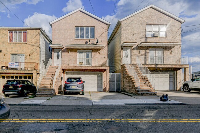 Foto del edificio - 708 Garfield Ave