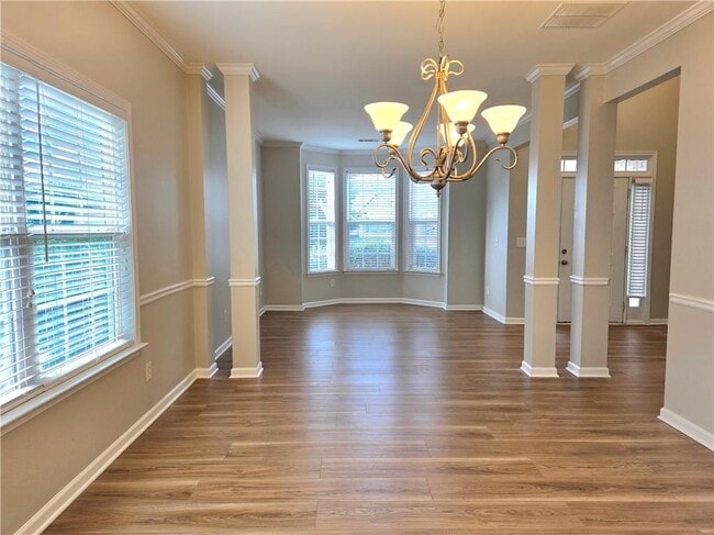 Building Photo - 621 Roxtree Ct NE