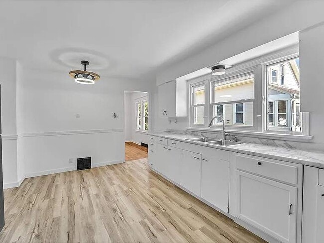 Foto del edificio - 1227 Bluff Ave