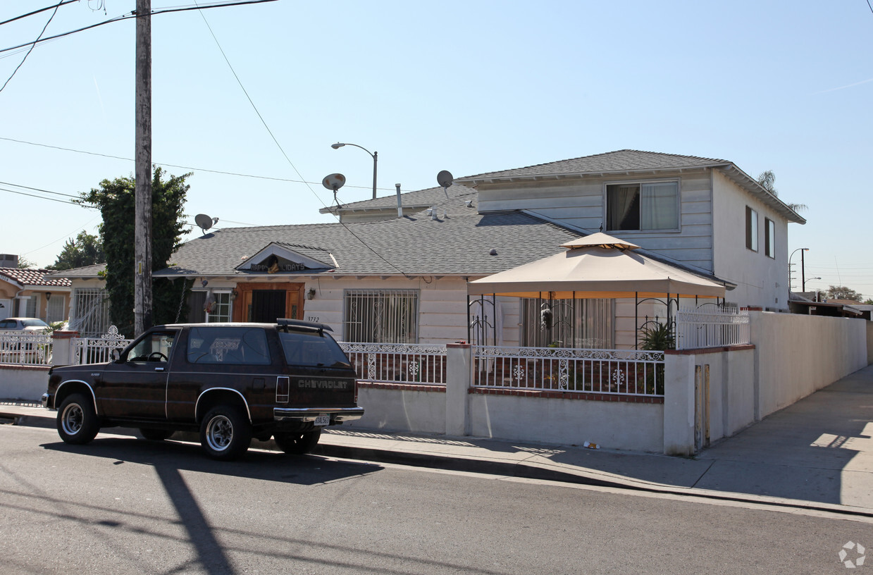 Building Photo - 7505 Bear Ave