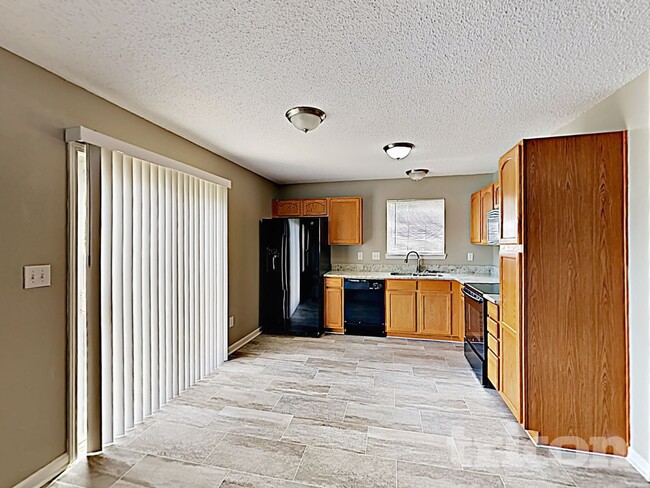 Foto del edificio - 5635 High Timber Ln