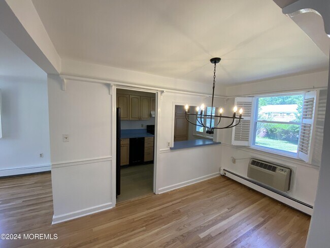 Building Photo - 127 Manor Dr
