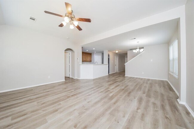 Building Photo - 15839 Scenic Water Dr