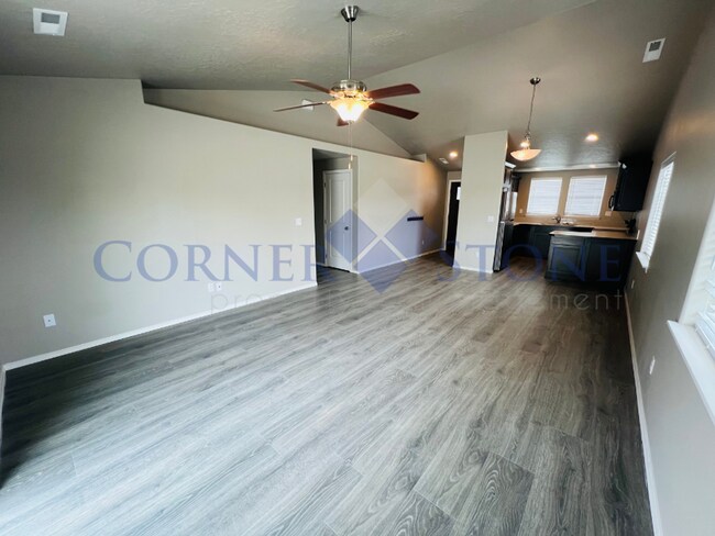 Building Photo - Great Home on Corner Lot!