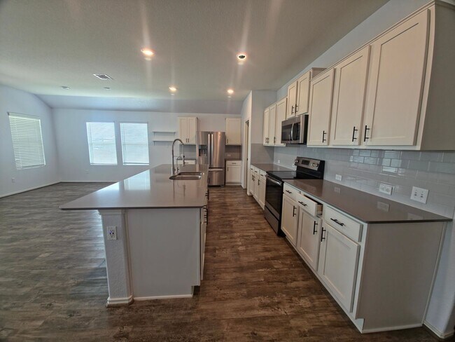 Building Photo - Beautifully 4 bedroom/ 3 bath with bonus room in Hutto TX