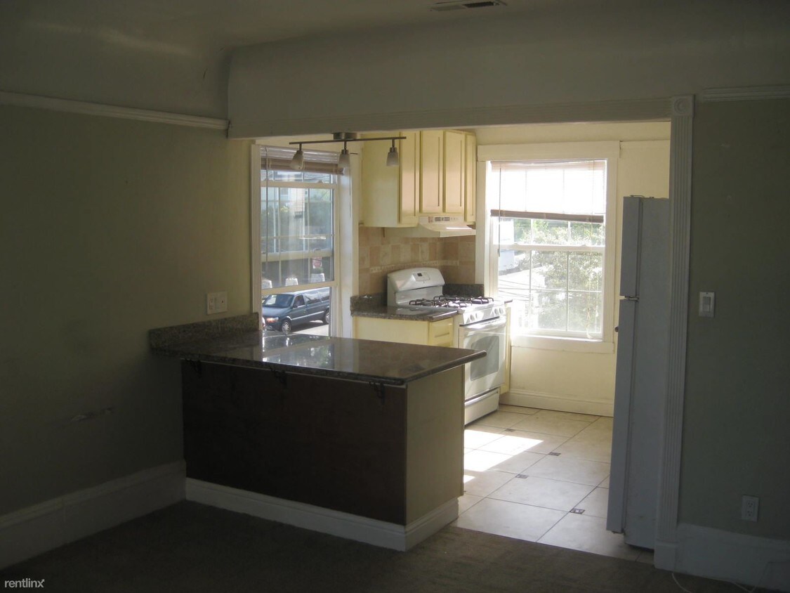 Primary Photo - 3 br, 1 bath Condo - 2214 Ashby Avenue