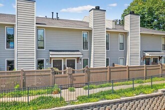 Building Photo - 110 Park Ridge Cir