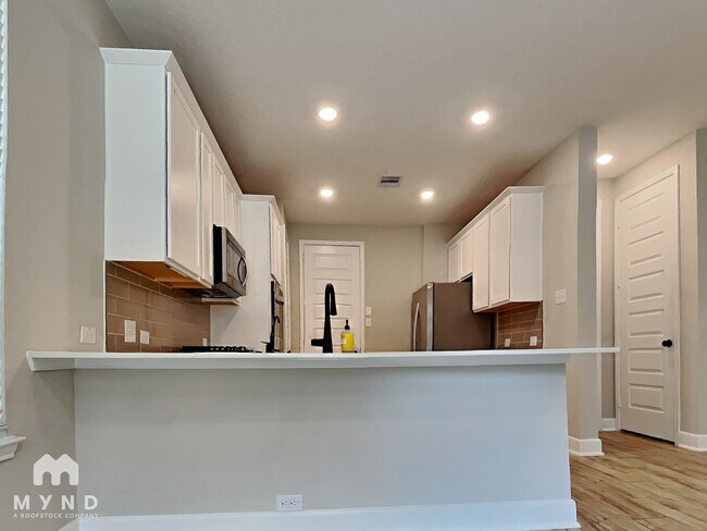 Foto del edificio - 10210 Alder Ridge Dr