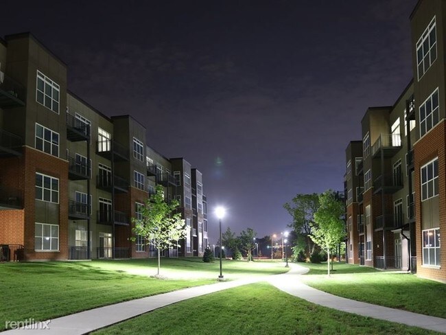Foto del edificio - 1135 N Arlington Heights Rd