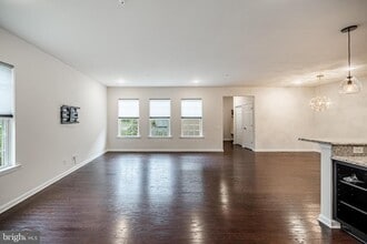 Building Photo - 720 Sun Valley Ct