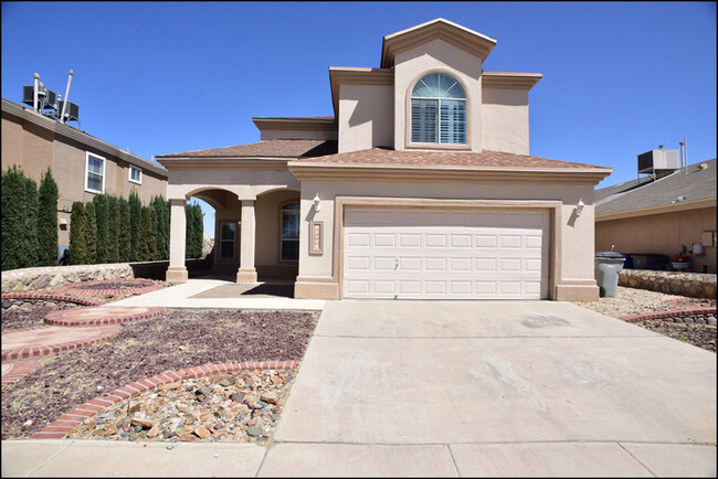 Building Photo - 12321 Tierra Laurel Dr
