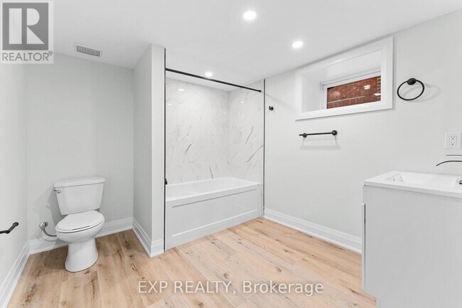 Photo du bâtiment - 952 Main St E