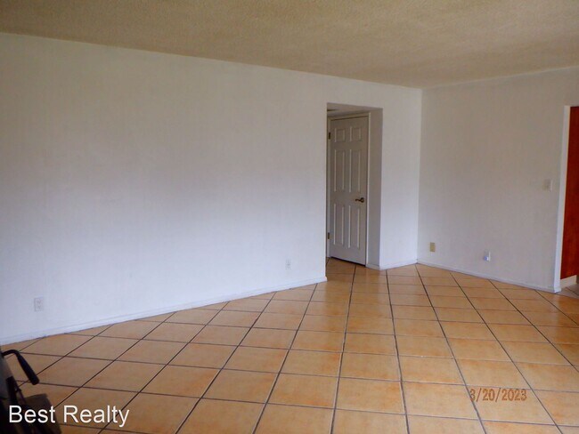 Building Photo - 3 br, 2 bath House - 513 Maple St Tehachap...