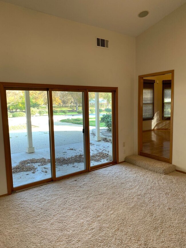 Foto del edificio - 4 Bedroom 3 Bath Home