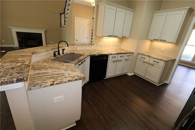 Foto del edificio - 6395 Seymour Ct NW